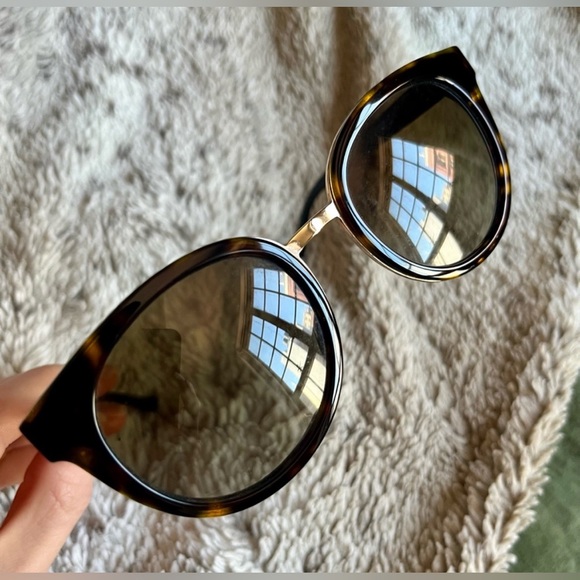 Tory Burch Sunglasses - Picture 4 of 9